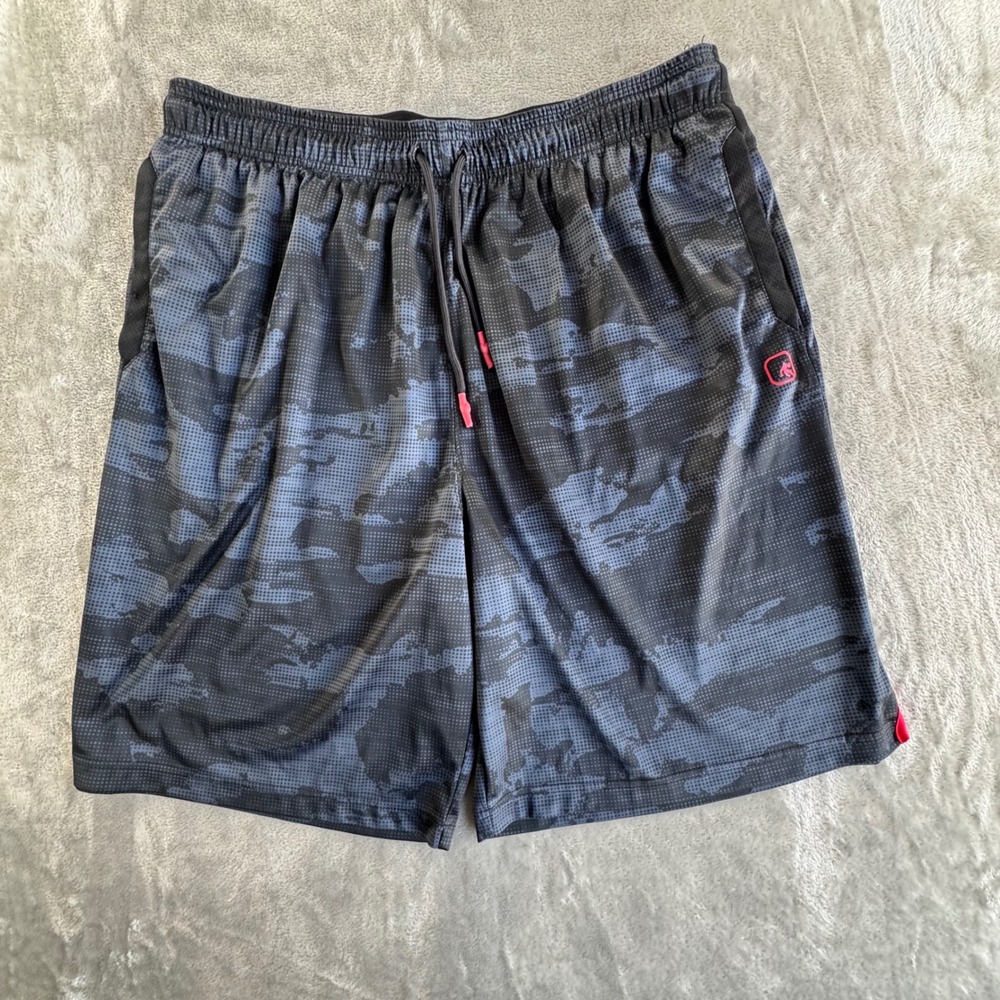 AND1 Athletic Shorts Mens 2XL Black Camo Basketball Gym Y2K Streetwear Style